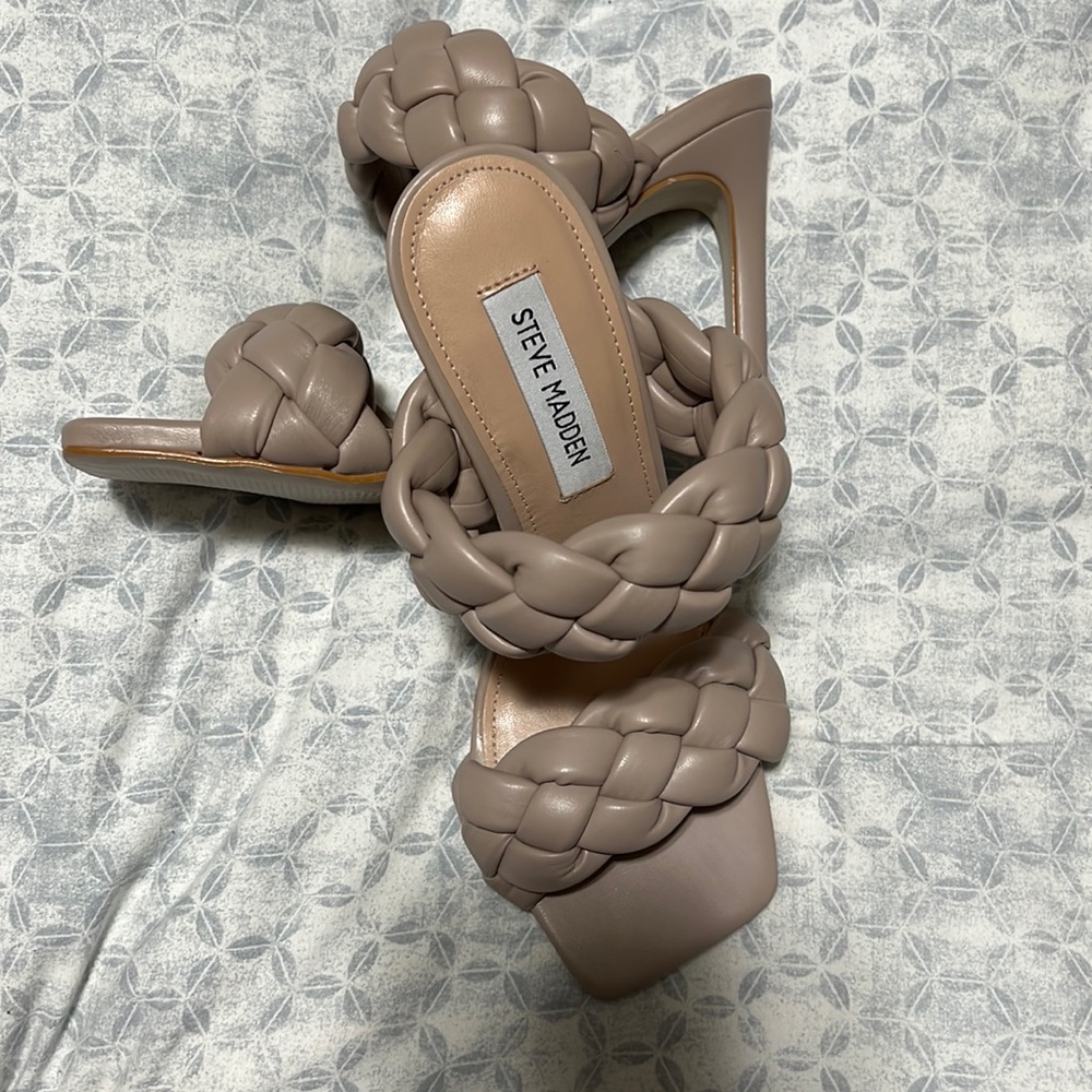 Brand New Steve Madden Kenley in Taupe size 7.0
